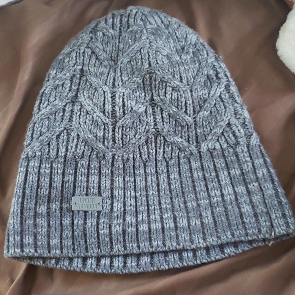 Under Armour beanie